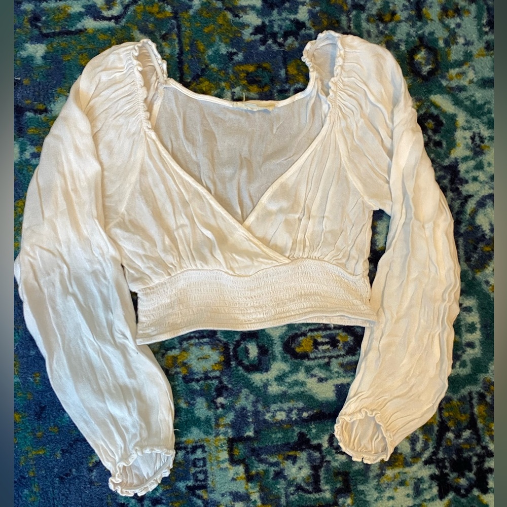 Crop flowy white long sleeve